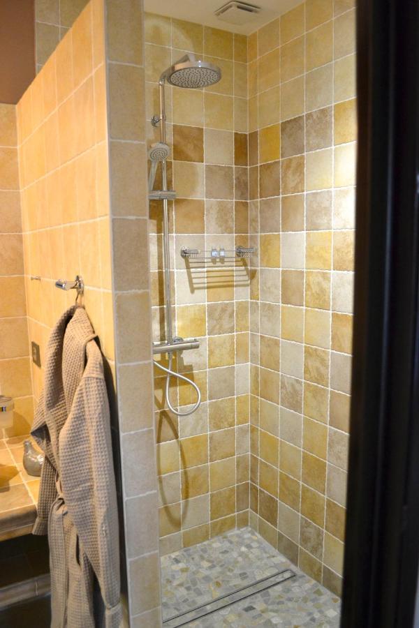 Les Tamaris Panzió Castelnau-sur-Gupie Kültér fotó